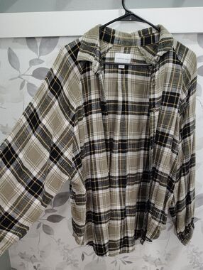 American Eagle Plaid Button-Up Shirt - Olive, Black, White